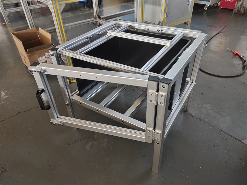 鋁型材工業(yè)設(shè)備機(jī)柜