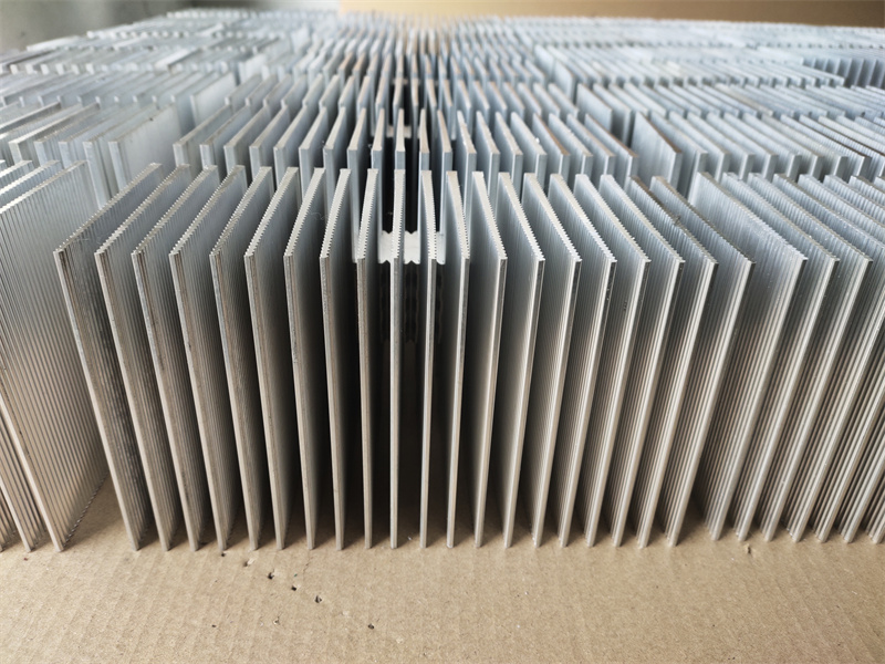 鋁型材電焊機(jī)散熱器